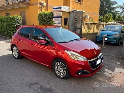 Usata Peugeot 208 Allure 82 CV (60 kW) 2019 Rosso Utilitaria