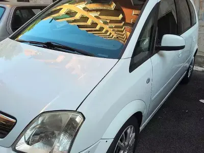 Usata Opel Meriva 90 CV (66 kW) 2009 Bianco Monovolume