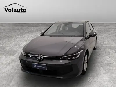 Usata VW Golf VIII Life 116 CV (85 kW) 2025 Grigio Berlina