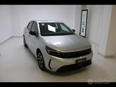Usata Opel Corsa 101 CV (74 kW) 2025 Kaolin white Utilitaria