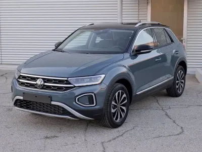 Usata VW T-Roc Style 116 CV (85 kW) 2025 Blu/azzurro SUV