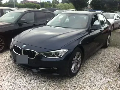 Usata BMW 316 Sport Line 116 CV (85 kW) 2014 Blu Berlina