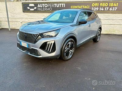 Usata Peugeot 2008 Allure 102 CV (75 kW) 2025 Grigio SUV