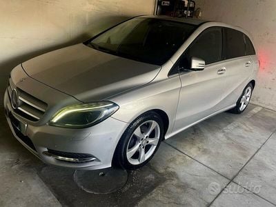 Usata Mercedes B180 Premium 109 CV (80 kW) 2013 Grigio Monovolume