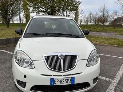 Usata Lancia Ypsilon 67 CV (49 kW) 2013 Bianco Utilitaria