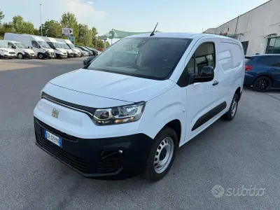 Usata Fiat Doblò 131 CV (96 kW) 2023 Bianco Monovolume