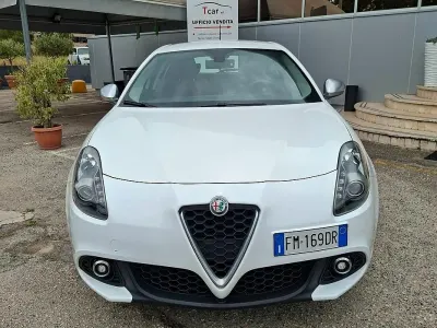 Occasion Alfa Romeo Giulietta Super 120 ch (88 kW) 2017 Blanc Citadine