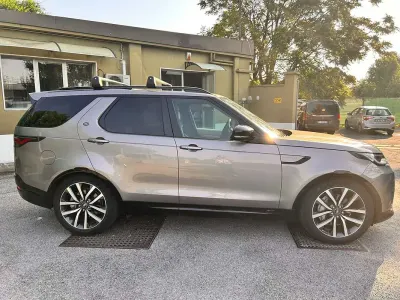 Usata Land Rover Discovery 5 R-Dynamic 249 CV (183 kW) 2021 Argento SUV