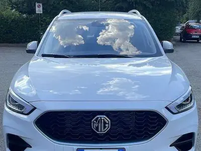 Usata MG ZS Comfort 106 CV (77 kW) 2024 Bianco SUV