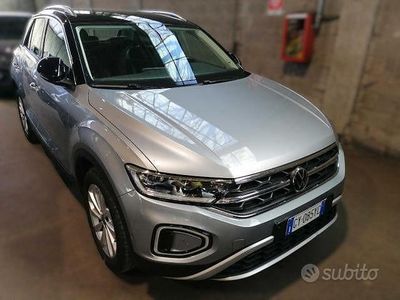 Usata VW T-Roc Style 115 CV (84 kW) 2025 Grigio SUV