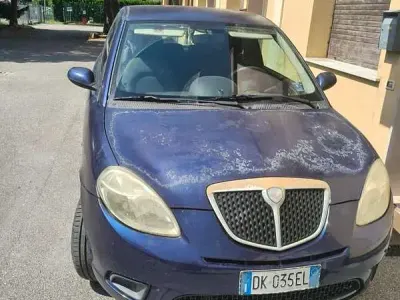 Usata Lancia Ypsilon 60 CV (44 kW) 2007 Bluazzurro Utilitaria