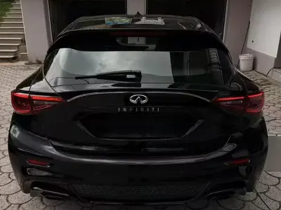 Usata Infiniti Q30 Sport Tech 170 CV (125 kW) 2016 Nero Berlina