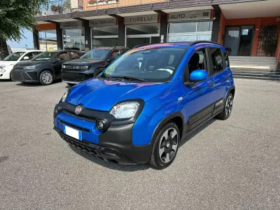Usata Fiat Panda Cross Cross 65 CV (47 kW) 2025 Blu/azzurro Utilitaria