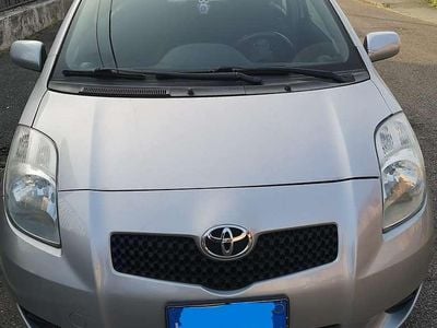 Usata Toyota Yaris Sol 69 CV (50 kW) 2007 Argento Utilitaria