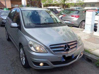 Mercedes B180