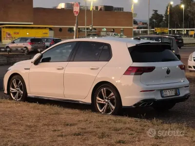 Usata VW Golf VIII R-line 131 CV (96 kW) 2020 Bianco Berlina