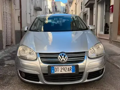 Usata VW Jetta 105 CV (77 kW) 2008 Grigio Berlina