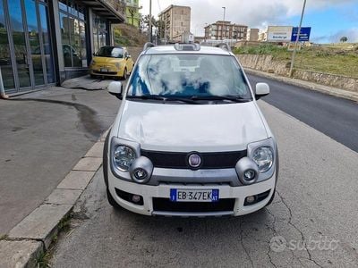 Occasion Fiat Panda 4x4 Climbing 75 ch (55 kW) 2011 Blanc Citadine