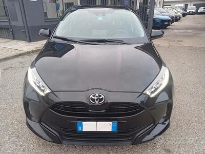 Usata Toyota Yaris Trend 72 CV (52 kW) 2022 Grigio Utilitaria