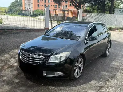 Gebraucht Opel Insignia 194 PS (142 kW) 2012 Schwarz Kombi