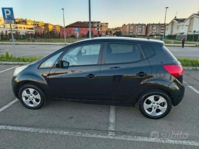 Usata Kia Venga Active 90 CV (66 kW) 2010 Nero Utilitaria