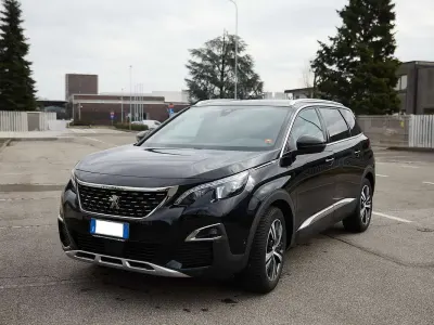 Usata Peugeot 5008 GT-line 131 CV (96 kW) 2019 Nero SUV