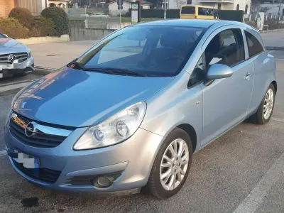 Usata Opel Corsa Enjoy 80 CV (58 kW) 2010 Blu/azzurro Utilitaria