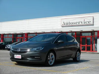 Usata Opel Astra Dynamic 110 CV (80 kW) 2019 Grigio antracite Berlina