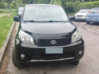 Usata Daihatsu Terios 105 CV (77 kW) 2010 Nero SUV