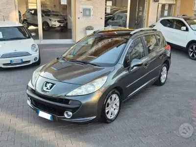 Usata Peugeot 207 90 CV (66 kW) 2008 Verde Station wagon