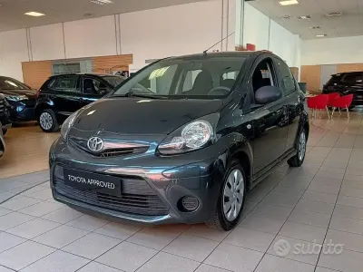 Usata Toyota Aygo Cool 69 CV (50 kW) 2015 Grigio Utilitaria