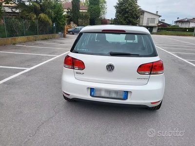 Usata VW Golf VI 80 CV (58 kW) 2011 Bianco Utilitaria