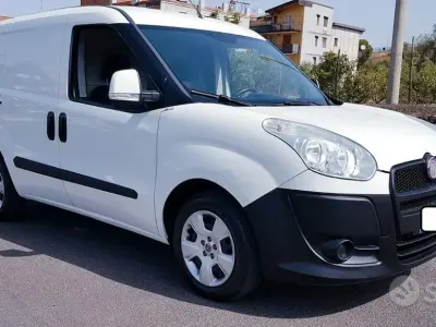 Usata Fiat Doblò 105 CV (77 kW) 2007 Grigio Monovolume