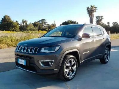 Używany Jeep Compass Limited 140 KM (102 kW) 2019 Szary SUV