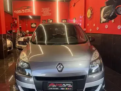 Usata Renault Scénic III Luxe 110 CV (80 kW) 2010 Grigio Monovolume