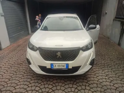 Usata Peugeot 2008 Allure 131 CV (96 kW) 2022 SUV