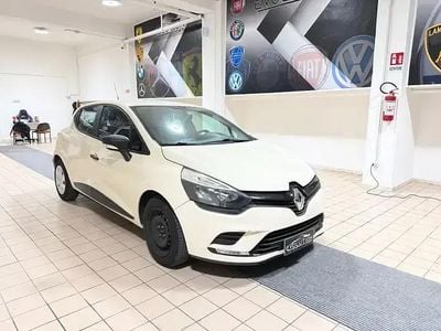 Usata Renault Clio IV Intens 75 CV (55 kW) 2019 Beige Berlina