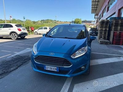 Begagnad Ford Fiesta Titanium 75 HK (55 kW) 2013 Blå Sedan