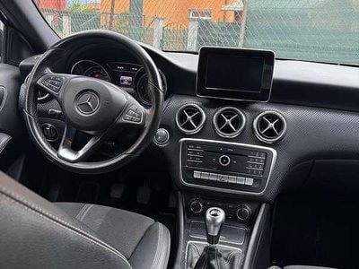 Usata Mercedes A180 109 CV (80 kW) 2017 Nero Berlina