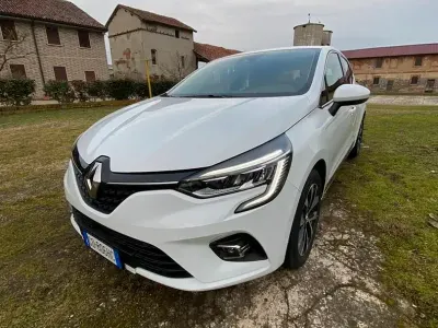 Usata Renault Clio 115 CV (84 kW) 2021 Bianco Utilitaria