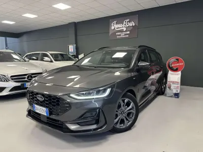 Usata Ford Focus ST-Line 116 CV (85 kW) 2023 Grigio Station wagon