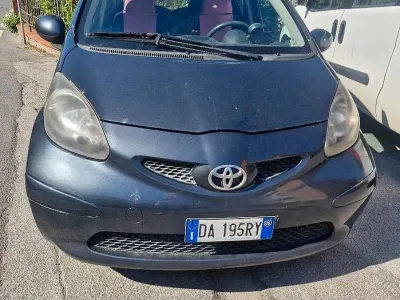 Usata Toyota Aygo 68 CV (50 kW) 2006 Grigio Utilitaria