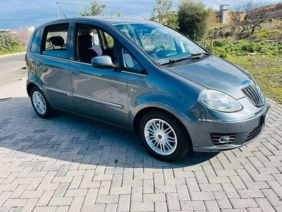 Usata Lancia Musa 69 CV (50 kW) 2009 Grigio Monovolume