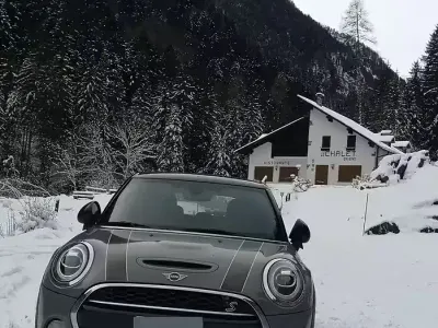 Usata Mini Cooper SD Hype 170 CV (125 kW) 2019 Grigio Utilitaria