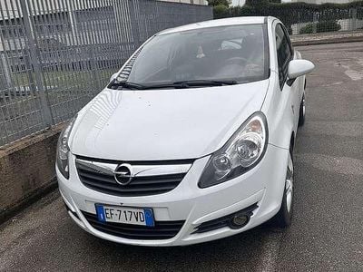 Usata Opel Corsa Edition 95 CV (69 kW) 2010 Utilitaria
