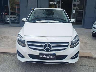 Usata Mercedes B180 Business 109 CV (80 kW) 2015 Bianco Monovolume