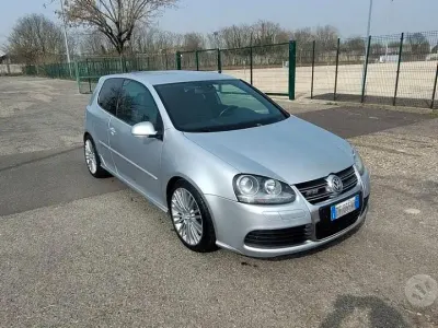 Usata VW Golf V R 250 CV (183 kW) 2007 Grigio Berlina
