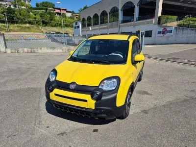 Nuova Fiat Panda Cross Cross 65 CV (47 kW) 2025 Giallo Utilitaria