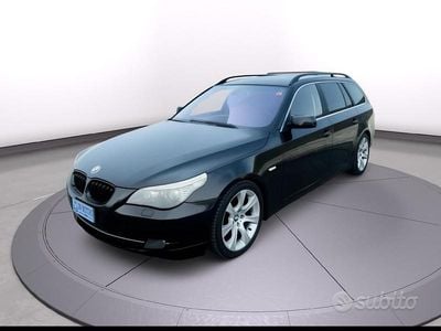 Usata BMW 530 235 CV (172 kW) 2009 Nero Station wagon