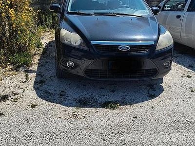 Käytetty Ford Focus Titanium 110 HP (80 kW) 2010 Musta Sedan